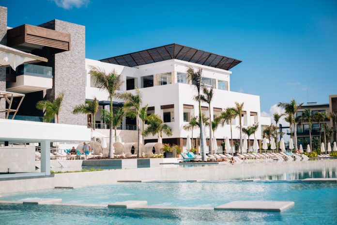 X Reasons Why Haven Riviera Cancun Is The Perfect Quiet Couples Getaway
