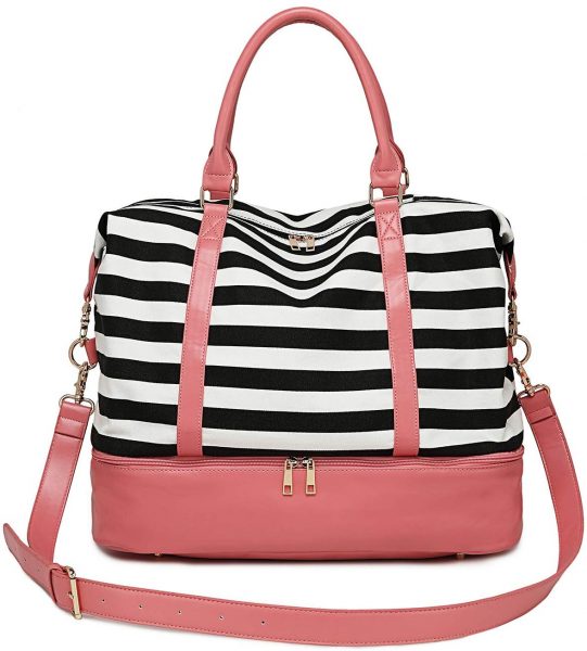 10 Easy Travel Must-haves To Add To Your Packing List