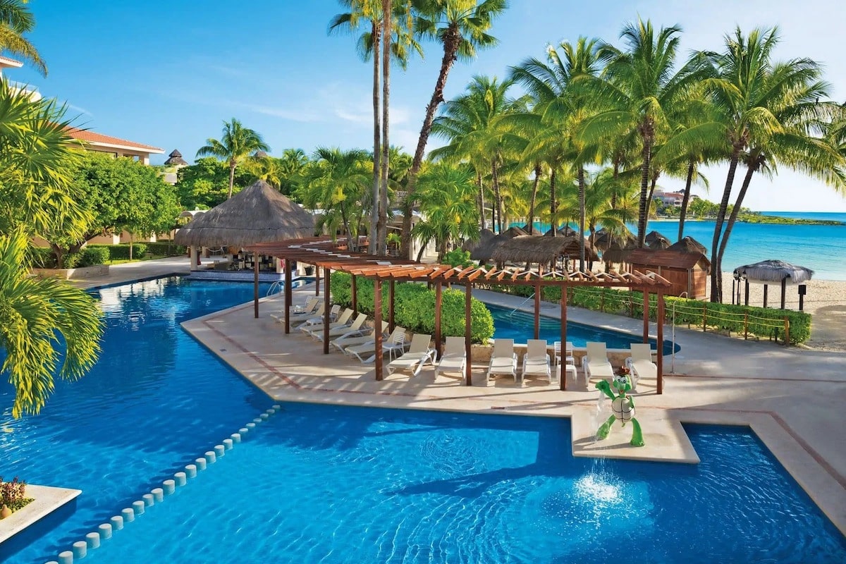 Black Friday & Cyber Monday Travel Deals Worth Bragging About