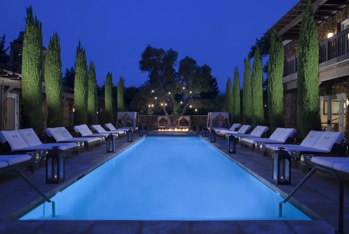 Black Friday & Cyber Monday Travel Deals Worth Bragging About