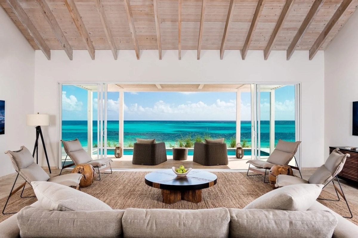 Black Friday & Cyber Monday Travel Deals Worth Bragging About