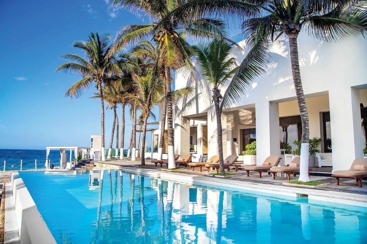 Black Friday & Cyber Monday Travel Deals Worth Bragging About