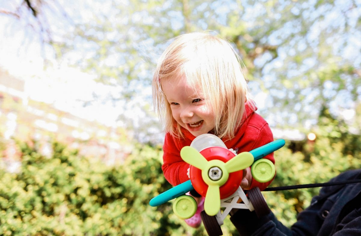 daily-mom-parent-portal-5 Easy Tips For Flying With A Toddler Abroad