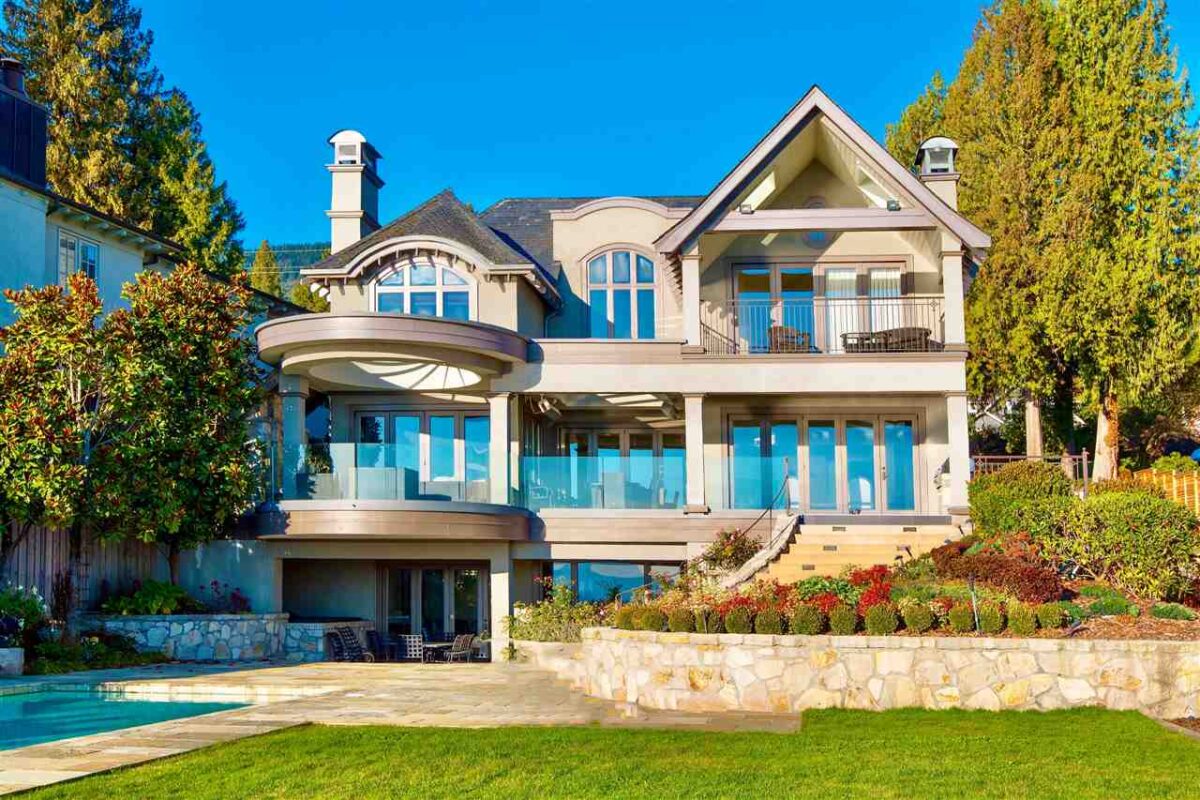 Every-Avenue-Travel-Holiday Home
