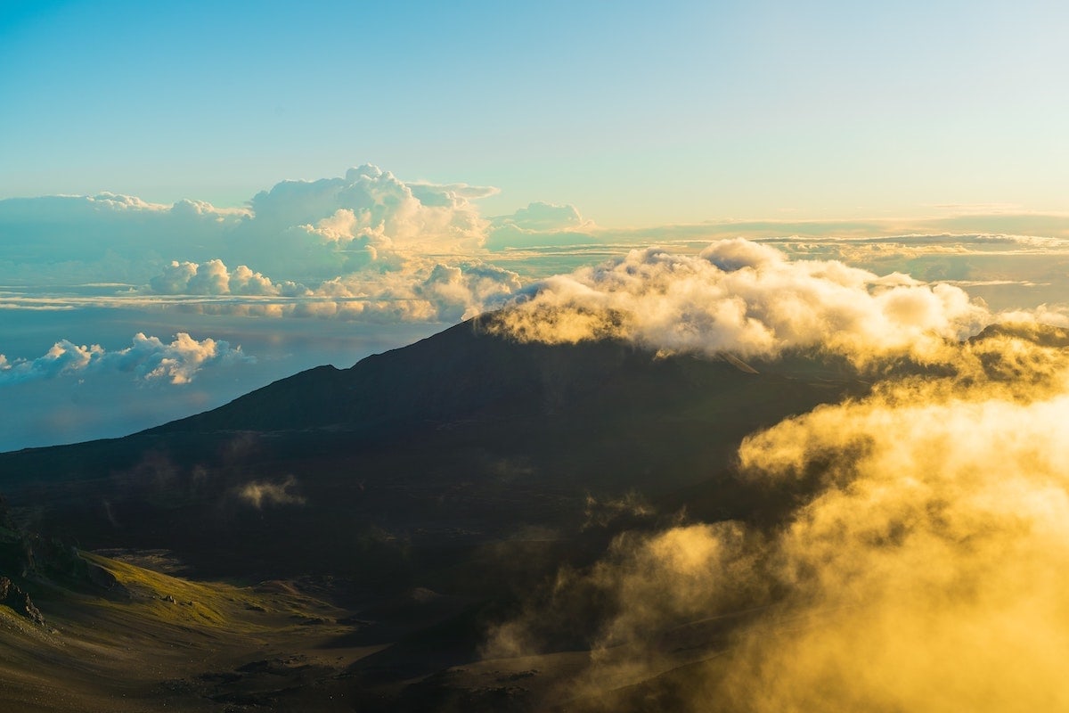 every-avenue-travel-Haleakala-sunrise
