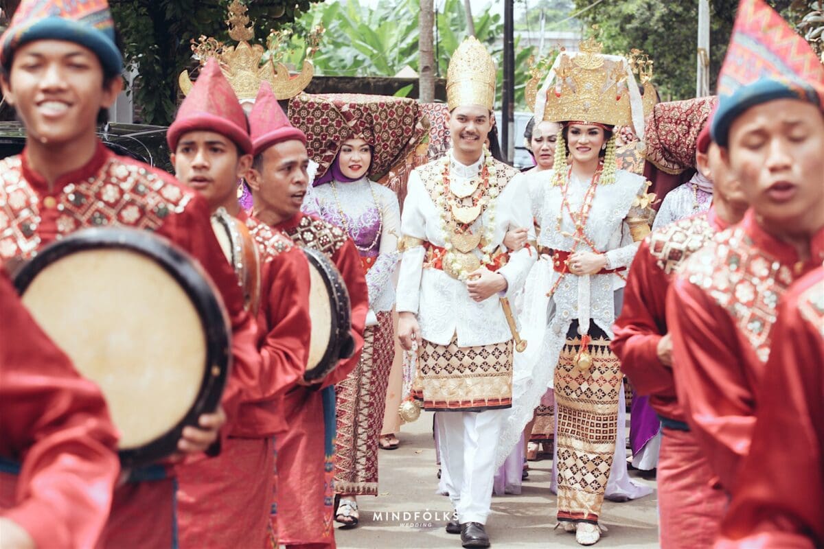 every-avenue-travel-Wedding-Traditions 