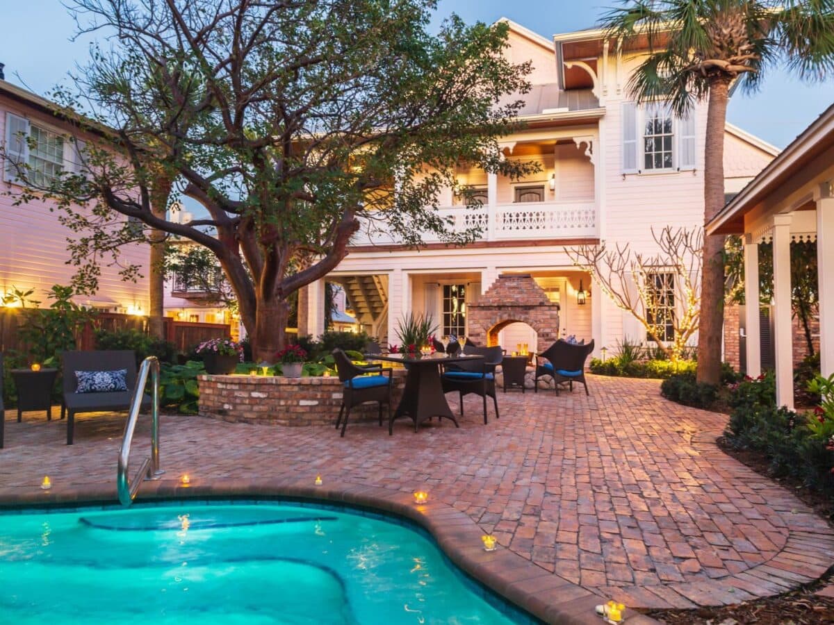 every-avenue-travel-Bed-And-Breakfast