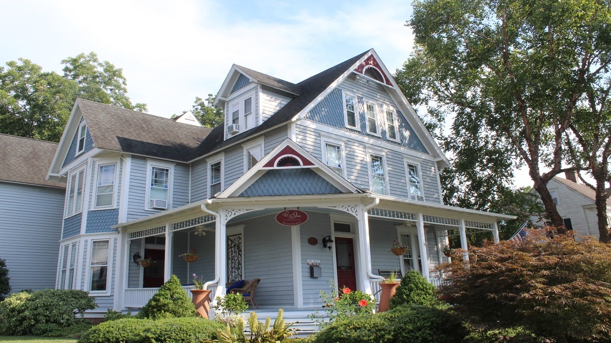 every-avenue-travel-Bed-And-Breakfast