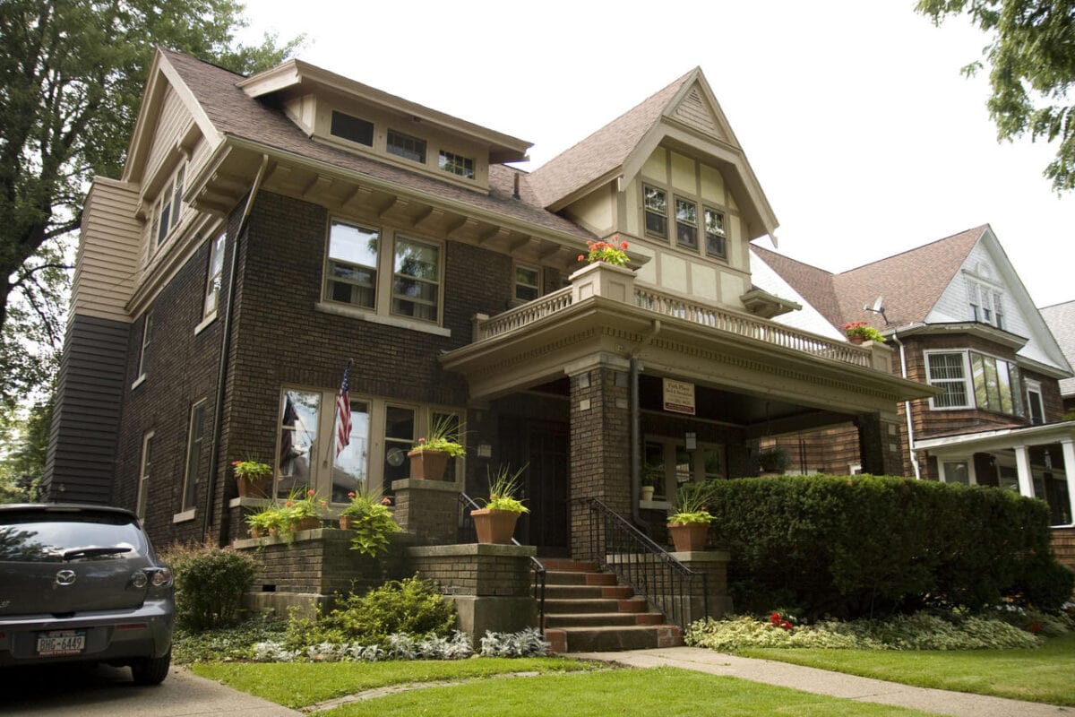 every-avenue-travel-Bed-And-Breakfast