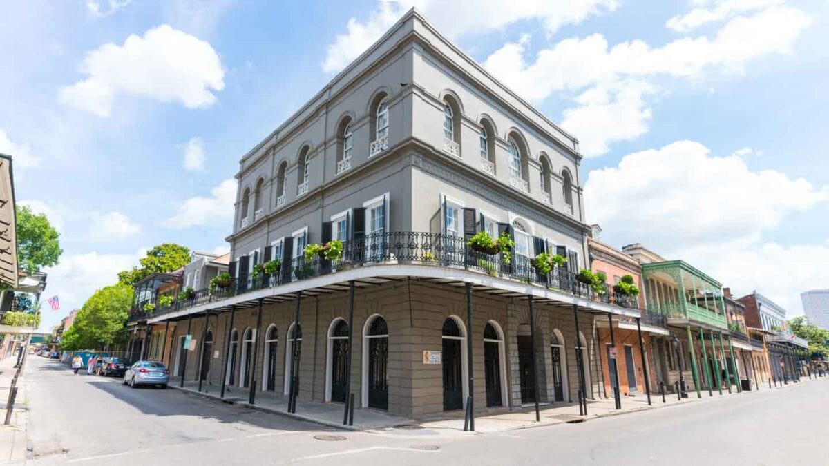 every-avenue-travel-Haunted Places