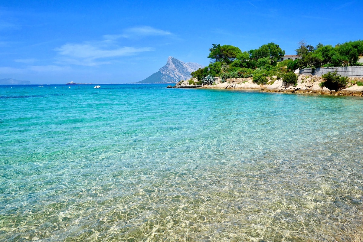 every-avenue-travel-Sardinia-beaches